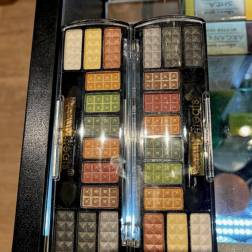 Makeup eyeshadow